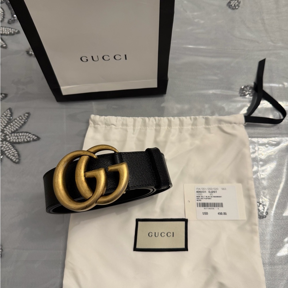 Gucci Women's Belt in Black with Gold Buckle